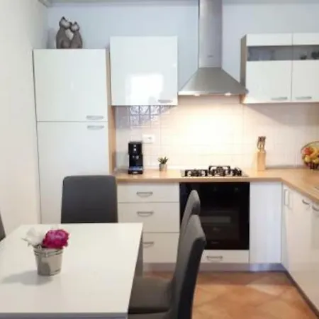 דירה Holiday House Vilson